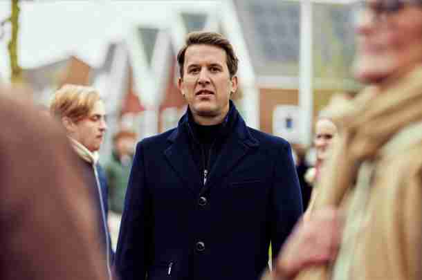 Eva, consultant enery transition, looks into the camera